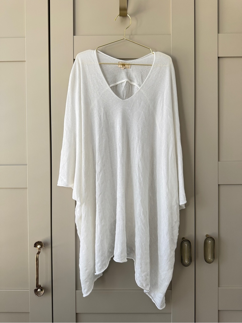Relaxed V-Neck White Lightweight Tunic